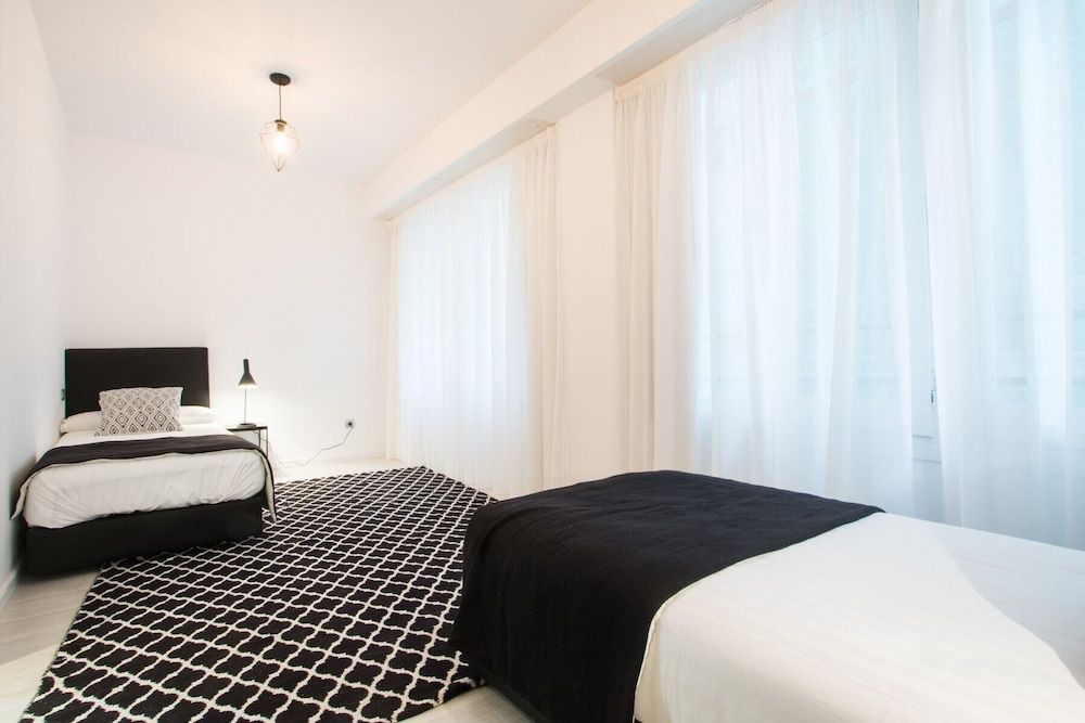 Valencia Luxury - Boutique Center 2