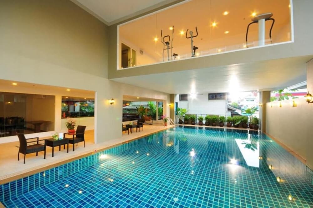 Boss Suites Nana Hotel 1