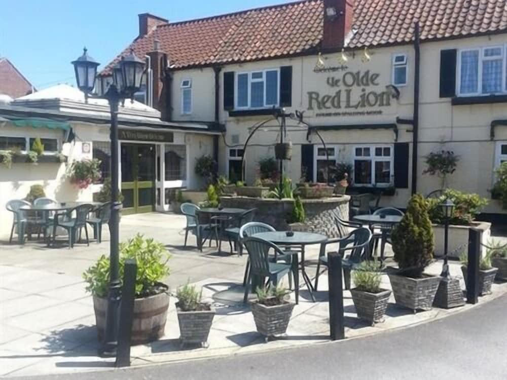 Ye Olde Red Lion 1