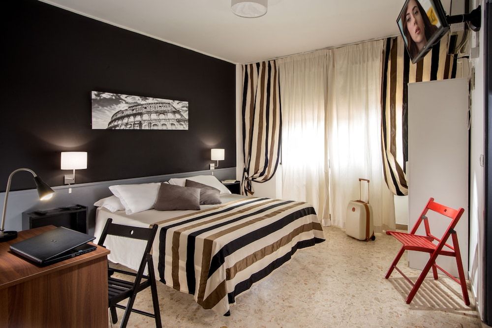 Radio Hotel 1