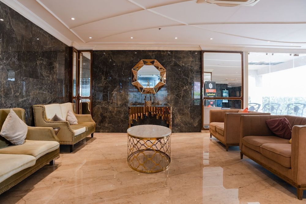 OAKTREE HOTEL 2