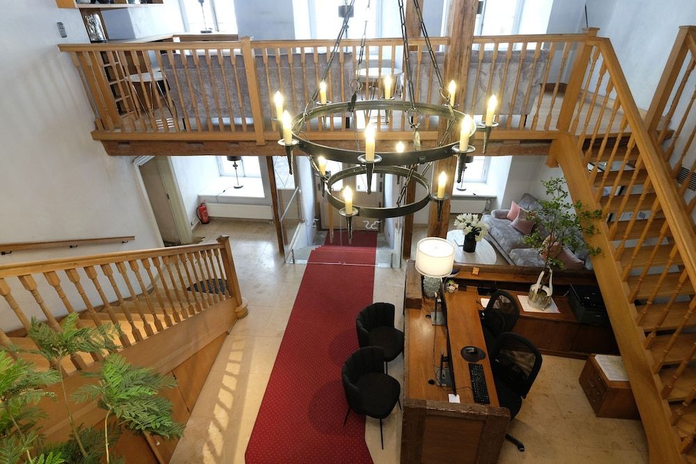 The Three Sisters Hotel 2
