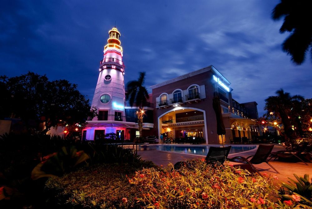 The Lighthouse Marina Resort 1