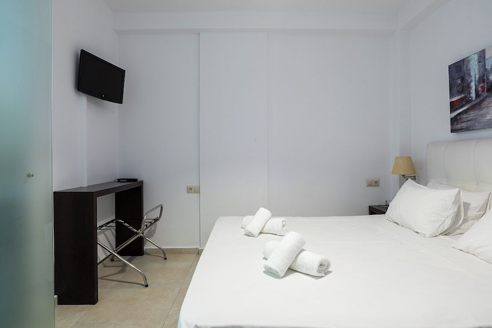 Pantheon Villas & Suites 2