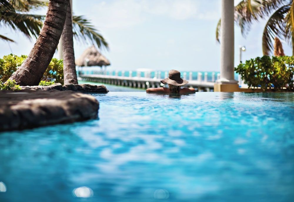 Pelican Reef Villas Resort 1
