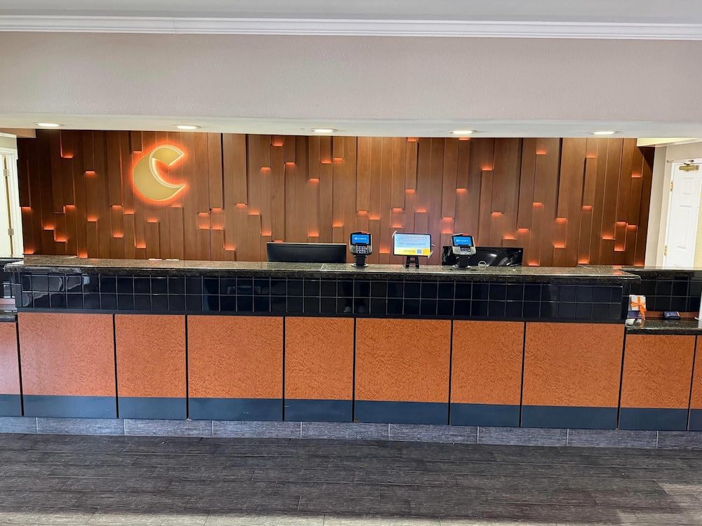 Comfort Inn & Suites North Charleston - Northwoods 2