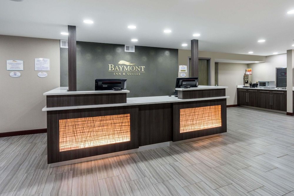 Baymont by Wyndham Clarksville 1