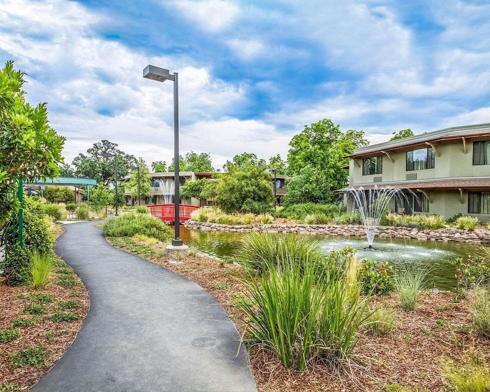 Gaia Hotel & Spa Redding, an Ascend Collection Hotel 1
