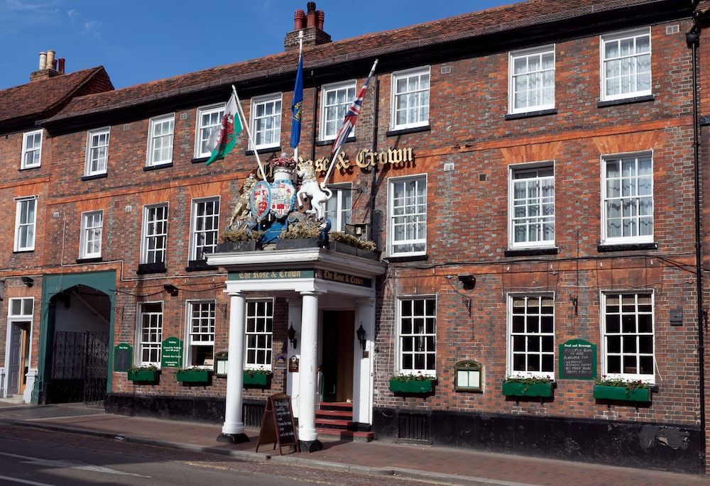 Uno Hotel Rose and Crown Tonbridge 1