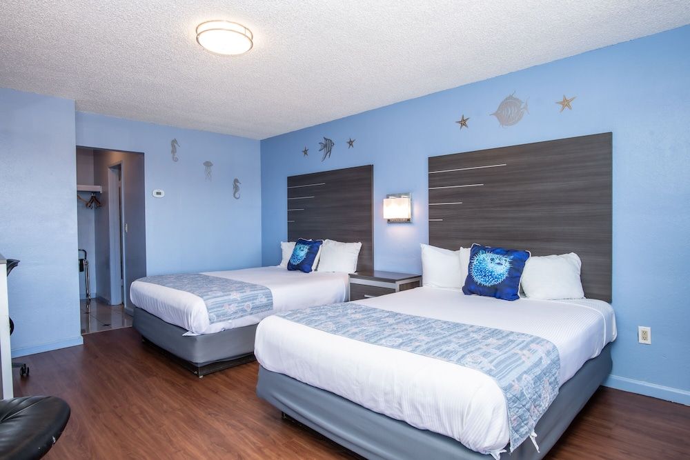 Aqua Breeze Inn 1