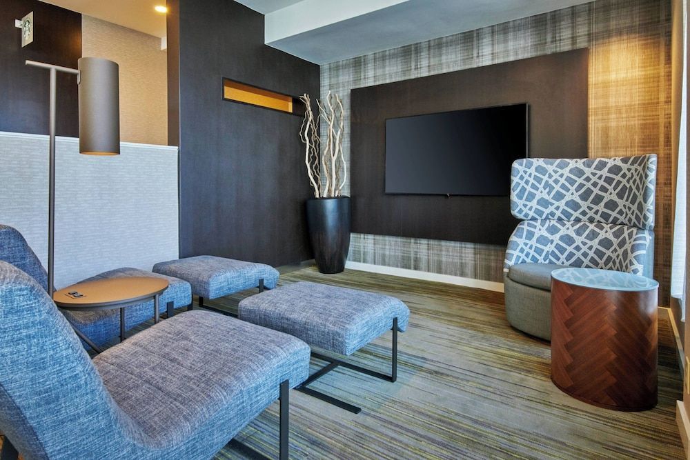 Courtyard by Marriott Indianapolis Castleton 2