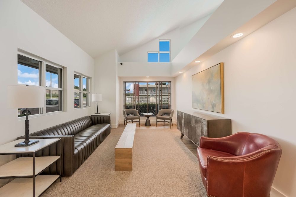 Best Western University Inn 2
