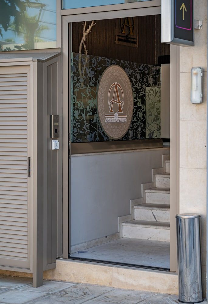 Alpha Luxury Suites 2