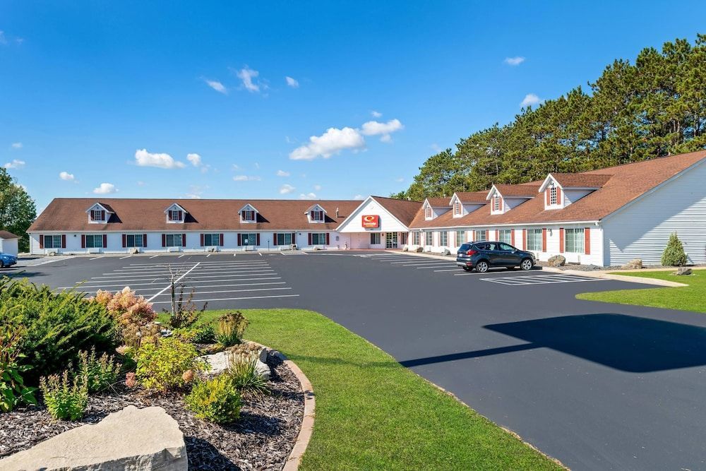 Econo Lodge Inn & Suites Eau Claire South 1