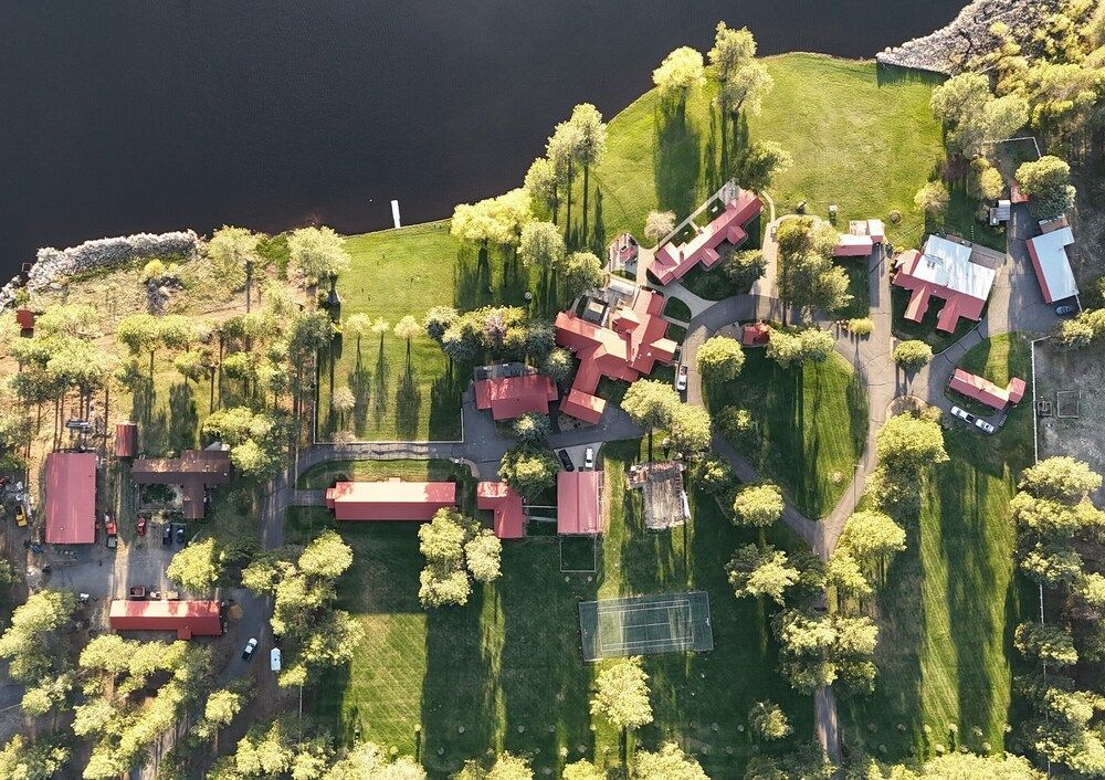 Historic Gilchrist Waterfront Resort 1