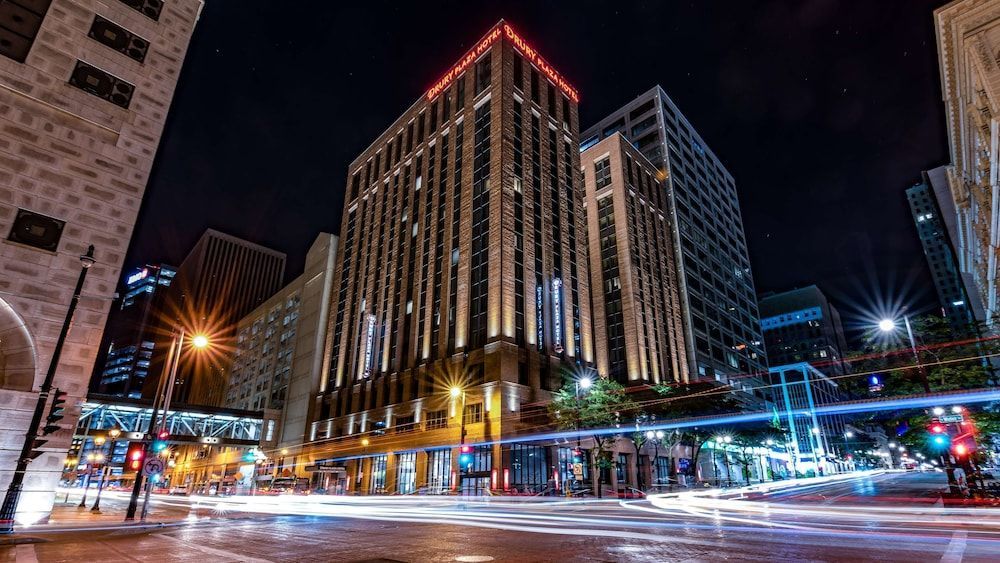 Drury Plaza Hotel Milwaukee Downtown 1