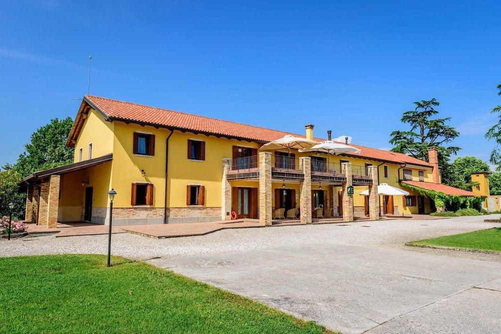 Agriturismo Tenuta Regina - Glamping luxury lodges and apartments 1