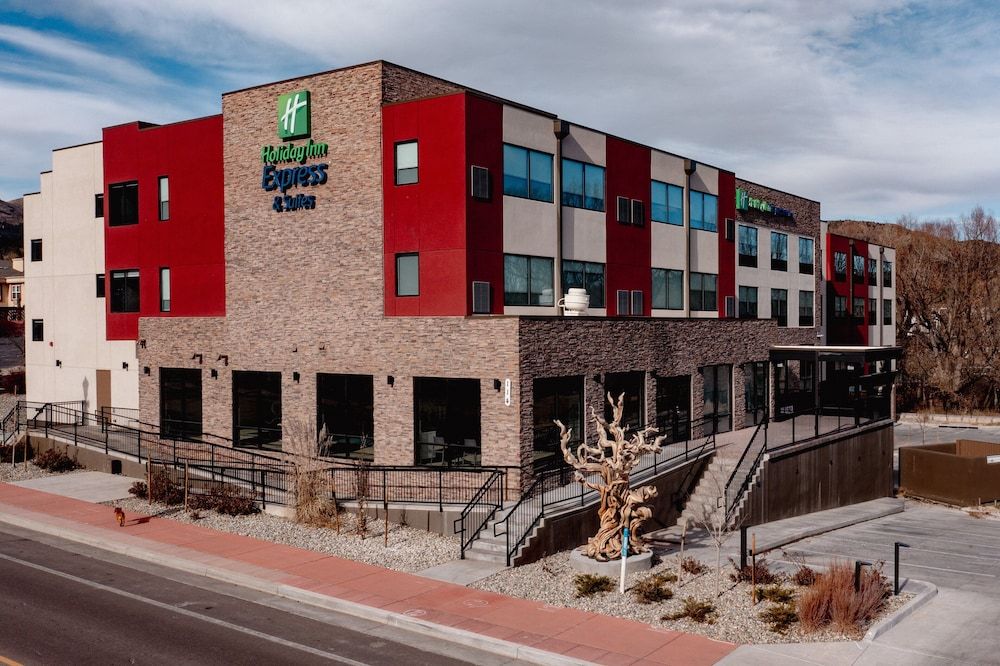 Holiday Inn Express & Suites MANITOU SPRINGS by IHG 1