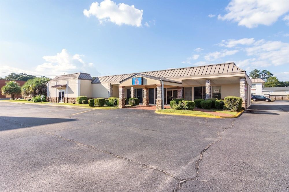 Motel 6 Warner Robins, GA 1