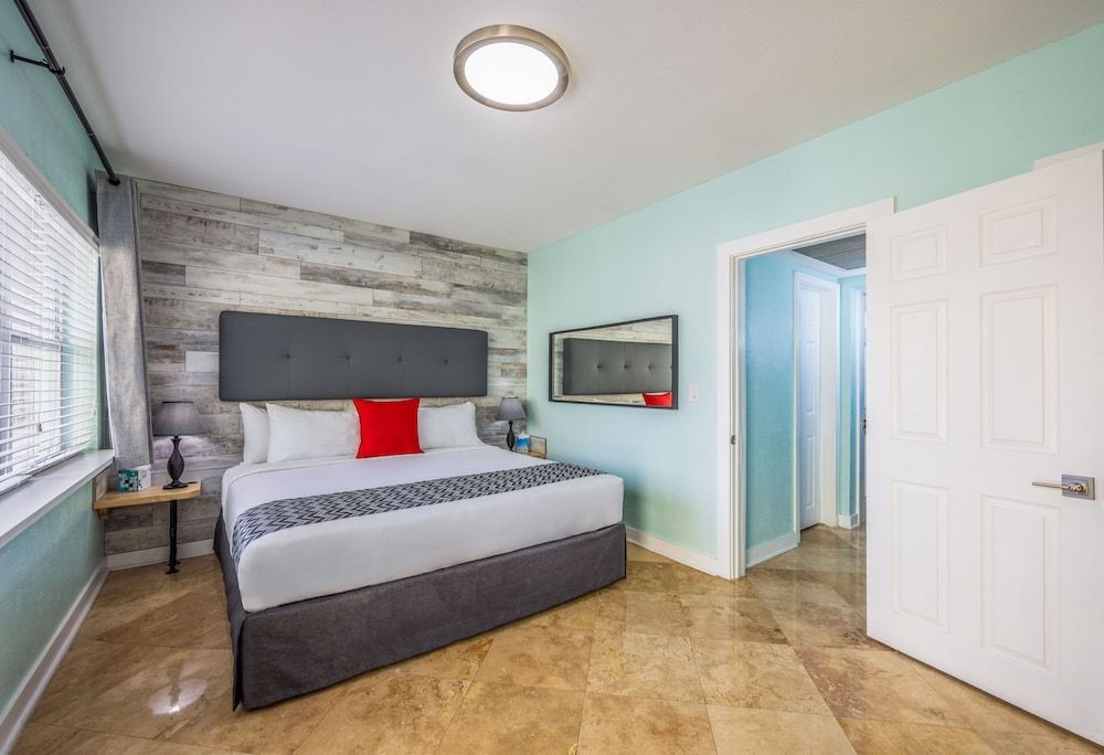 Suites on South Beach 1