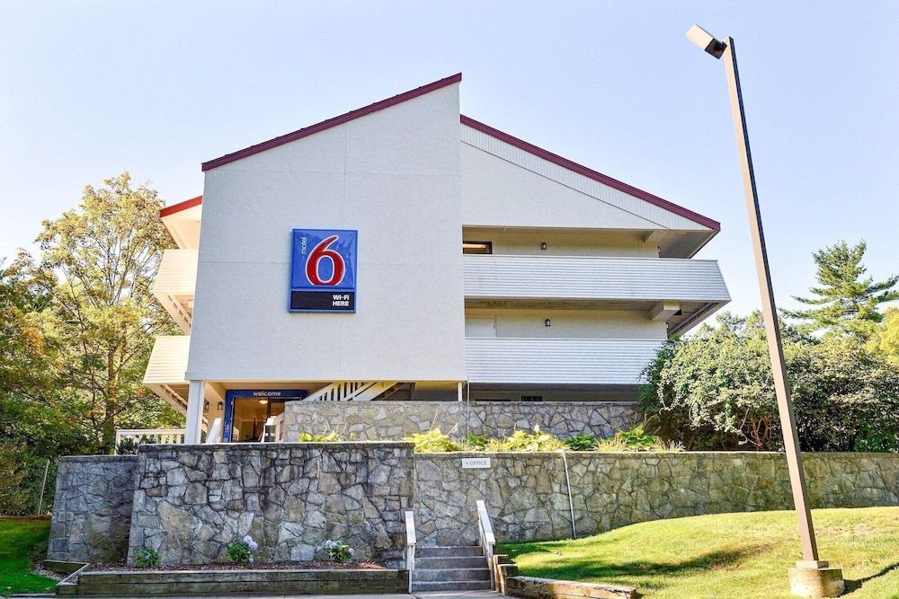 Motel 6-Nashua, NH - South 1