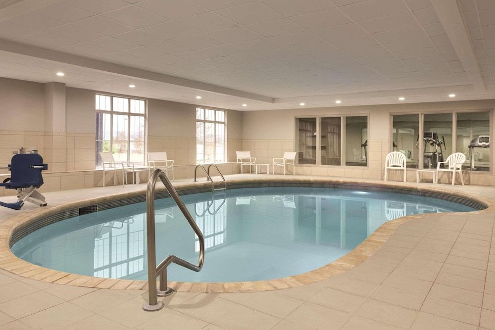 Country Inn & Suites by Radisson, Chattanooga-Lookout Mountain 1