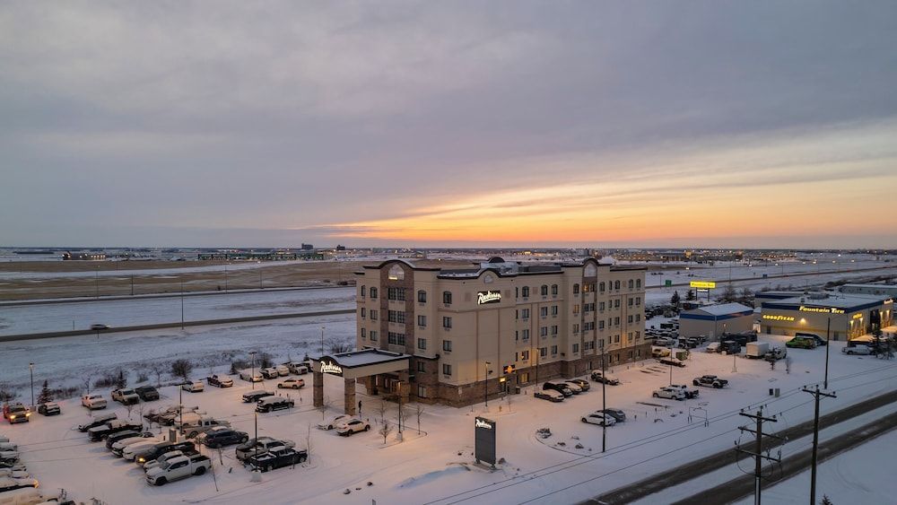 Radisson Hotel Edmonton Airport 1