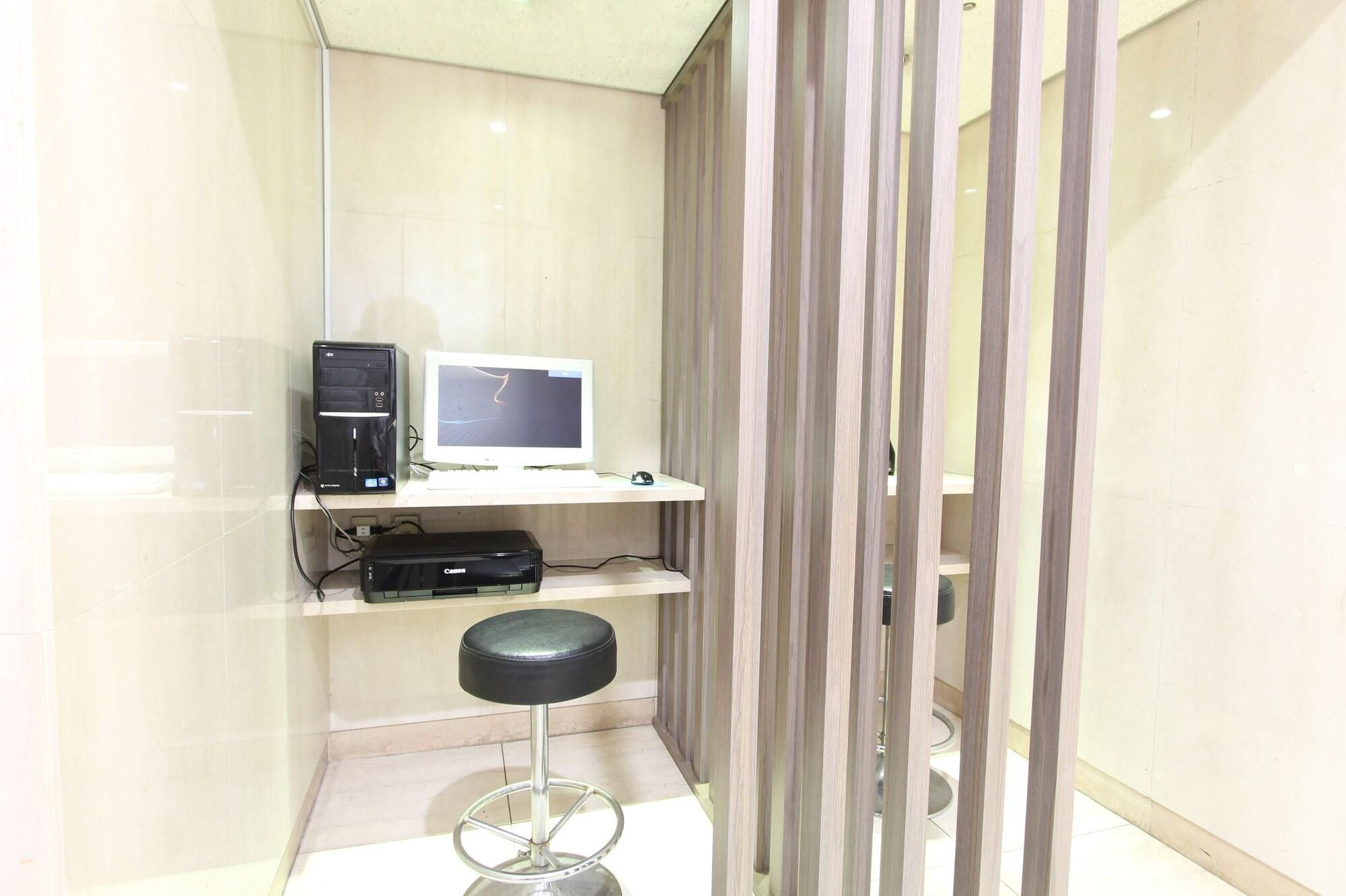 SureStay Plus Hotel by Best Western Shin-Osaka 1
