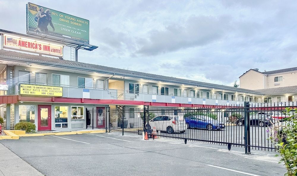 Americas Inn and Suite 1