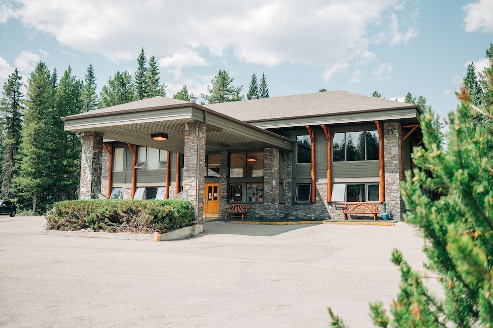 Mountaineer Lodge 1