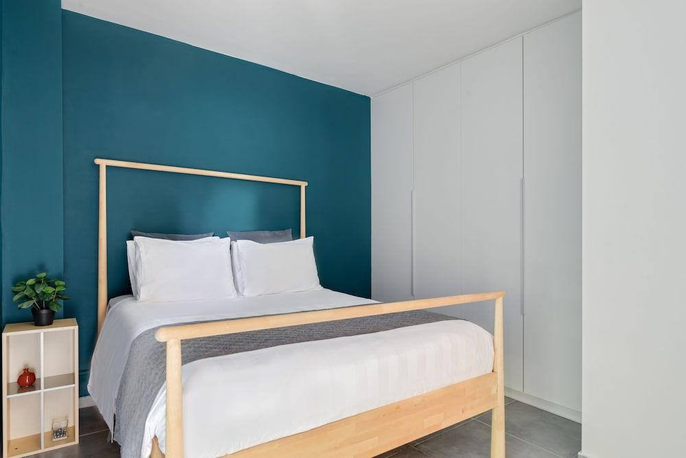 Athenian Stylish Living 2