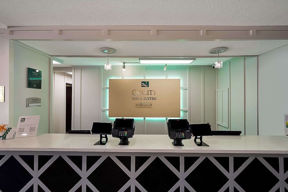 Quality Inn & Suites Irving DFW Airport South 2