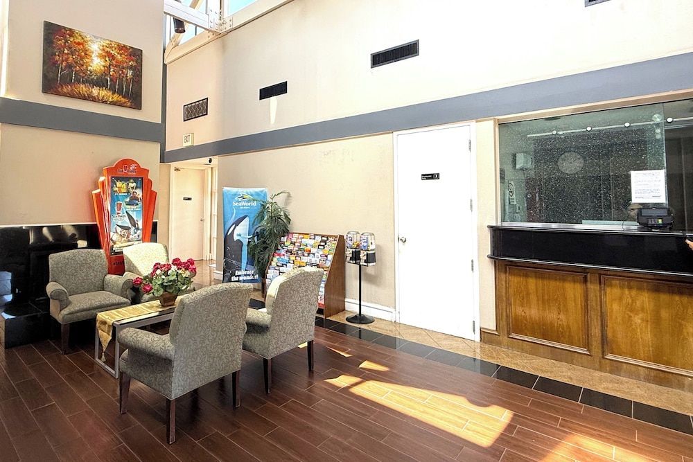 Homegate Studios & Suites San Antonio Medical Center 2