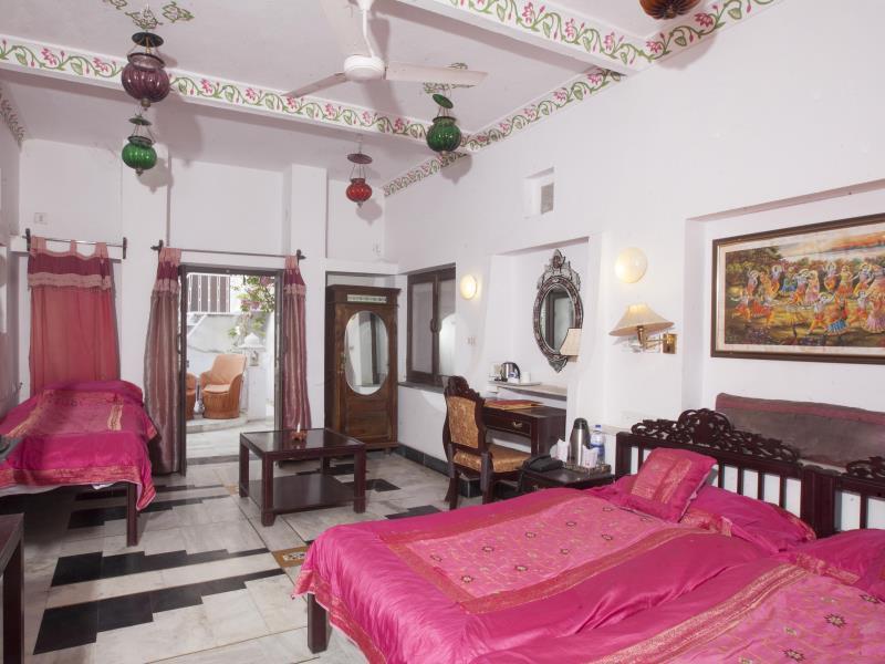 Lake Pichola Hotel 2