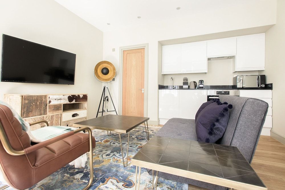 The Mayfair Parade - Trendy 1bdr Pied-a-terre in Central London 1