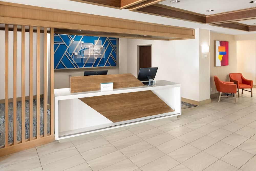 Holiday Inn Express & Suites CHERRY HILLS by IHG 2