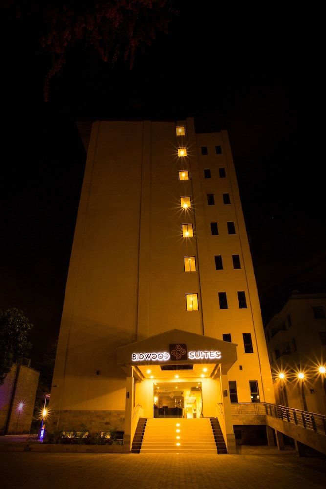 Bidwood Suite Hotel, Opposite Sarit Centre 2