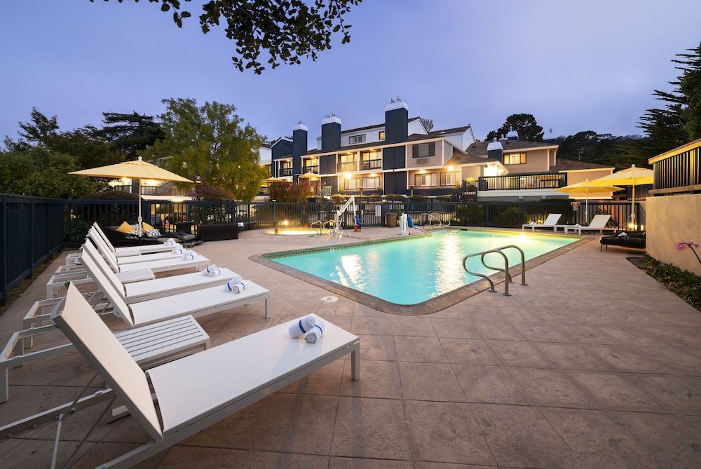 Mariposa Inn and Suites 1
