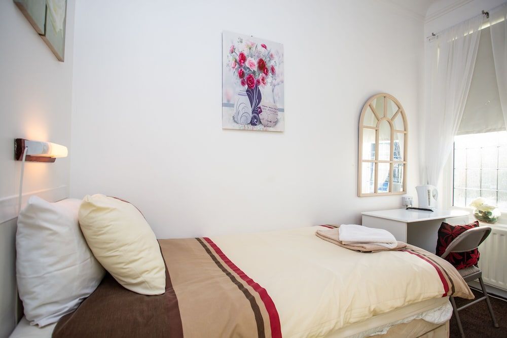 Ocean Road Rooms 2