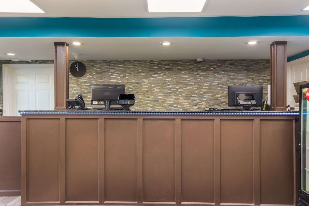 Rodeway Inn & Suites Monroeville-Pittsburgh 2