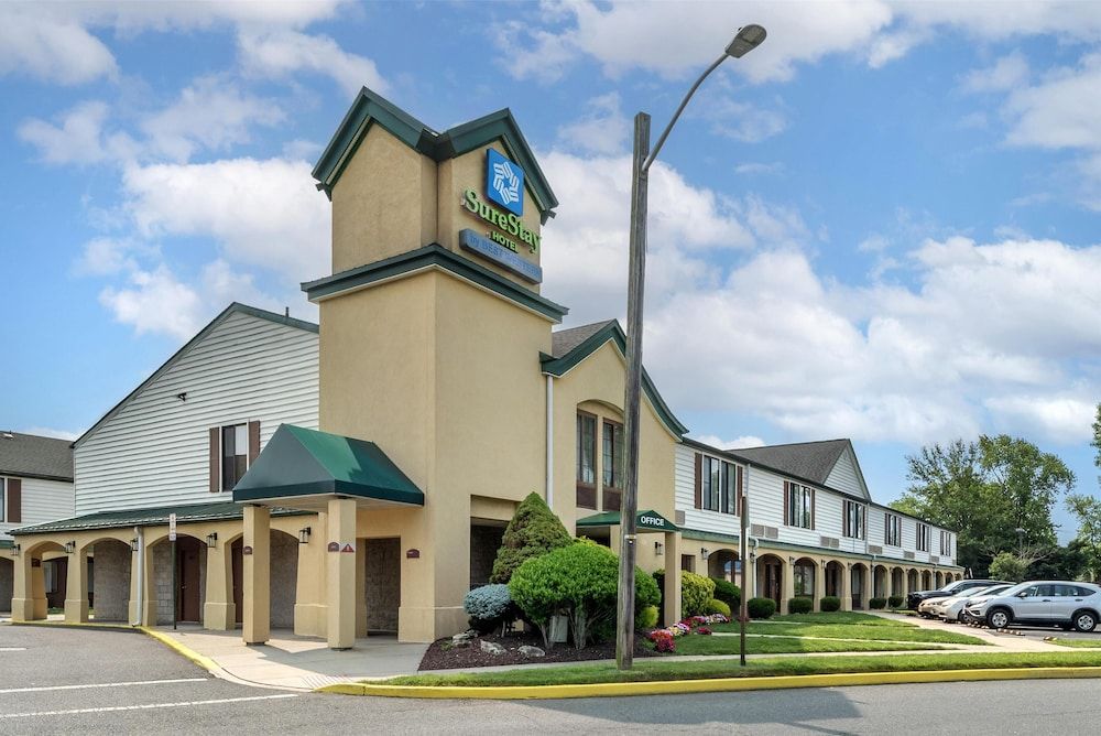 SureStay Hotel by Best Western East Brunswick 1
