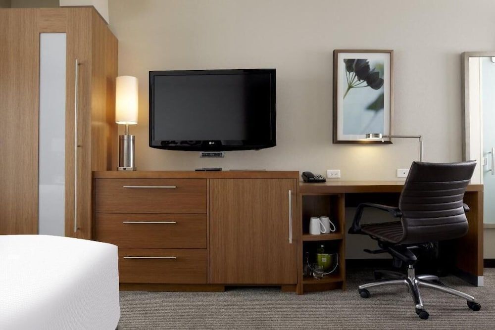 Hyatt place uptown 1