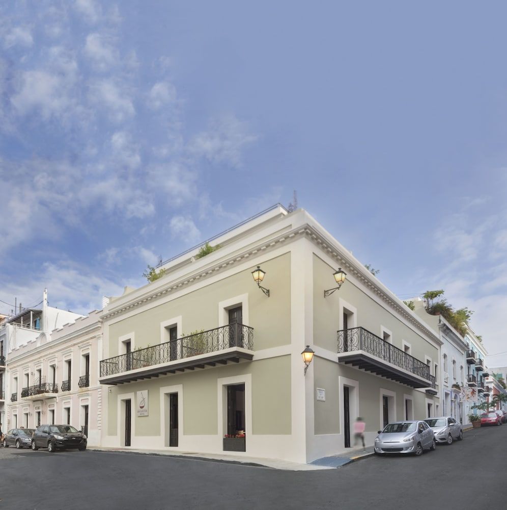 Decanter Hotel 1