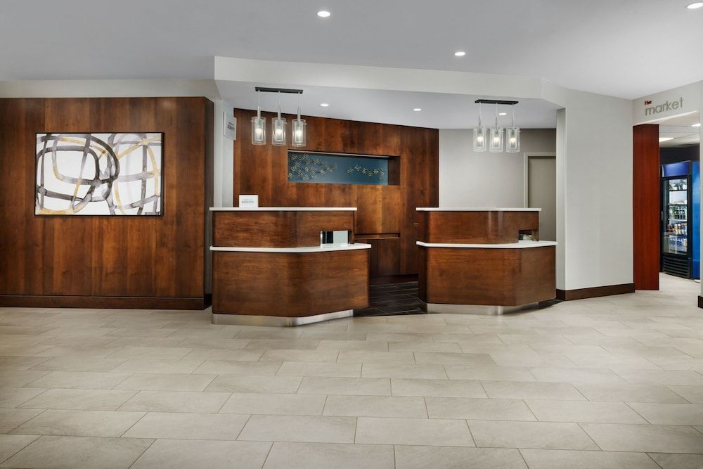 Courtyard by Marriott Manchester-Boston Regional Airport 2
