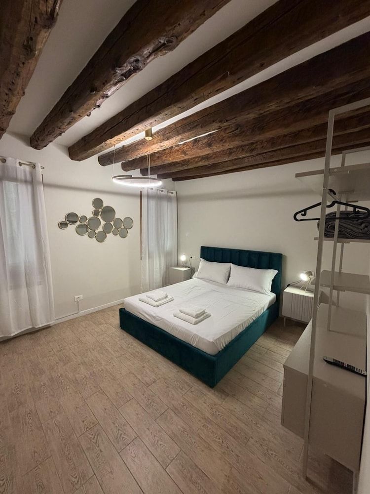 Rialto Suite 2