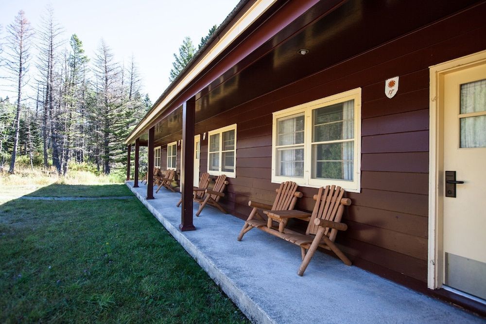 Rising Sun Motor Inn and Cabins - Inside the Park 1