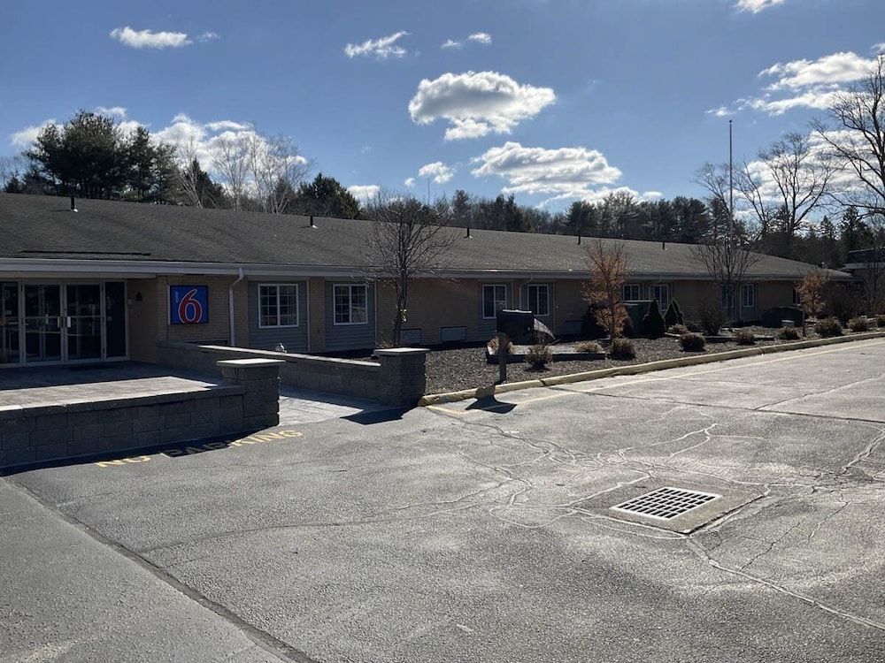 Motel 6 Putnam, CT 1
