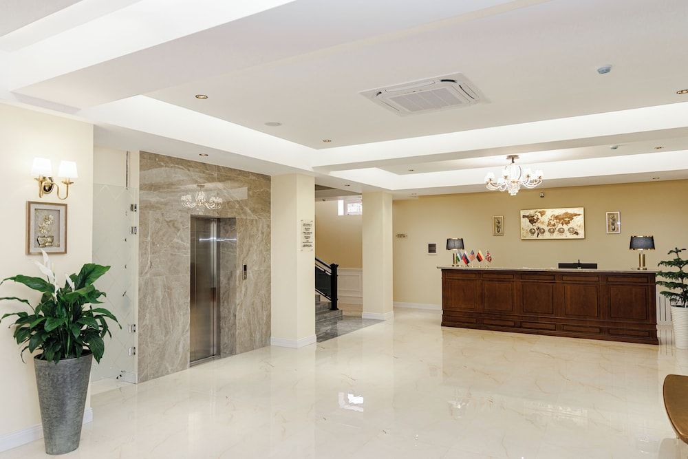 Astoria Plaza Hotel 2