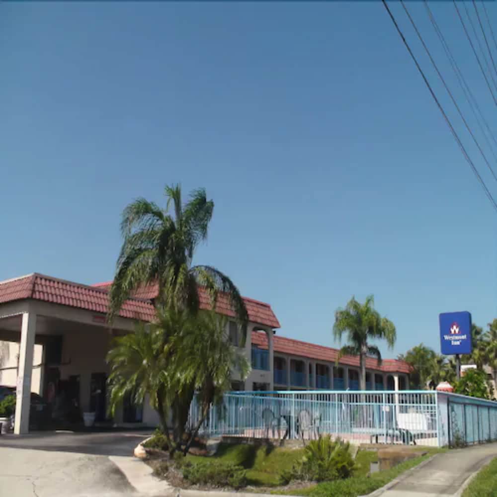 Westmont Inn - Lakeland 1