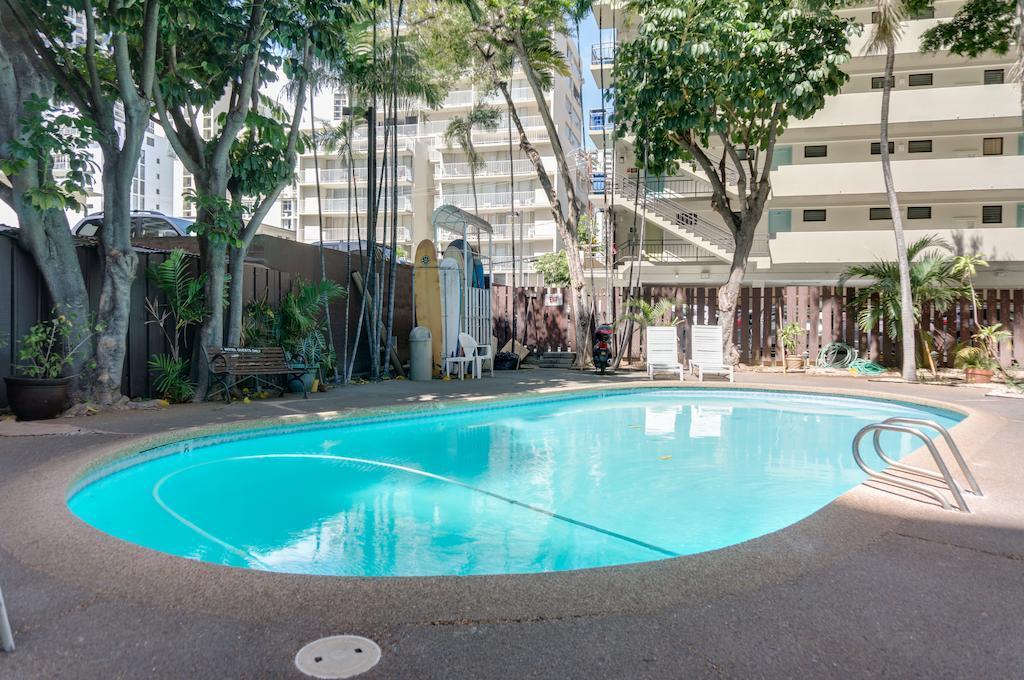 Castle Waikiki Grand 2